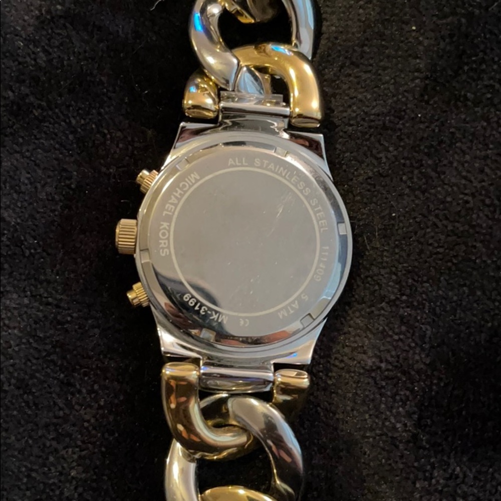 Michael Kors Twist Chain Watch - Picture 5 of 5